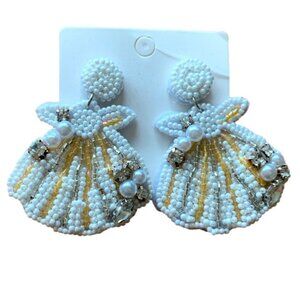 NEW White Beaded Seashell 🐚 Earrings